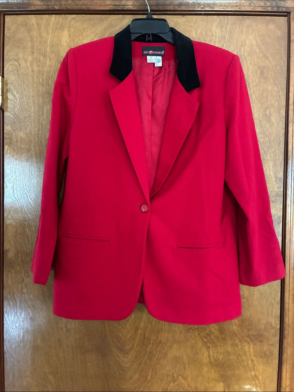 Vintage Sag Harbor Red Wool Blazer with Black Velvet Collar Accent Size 16